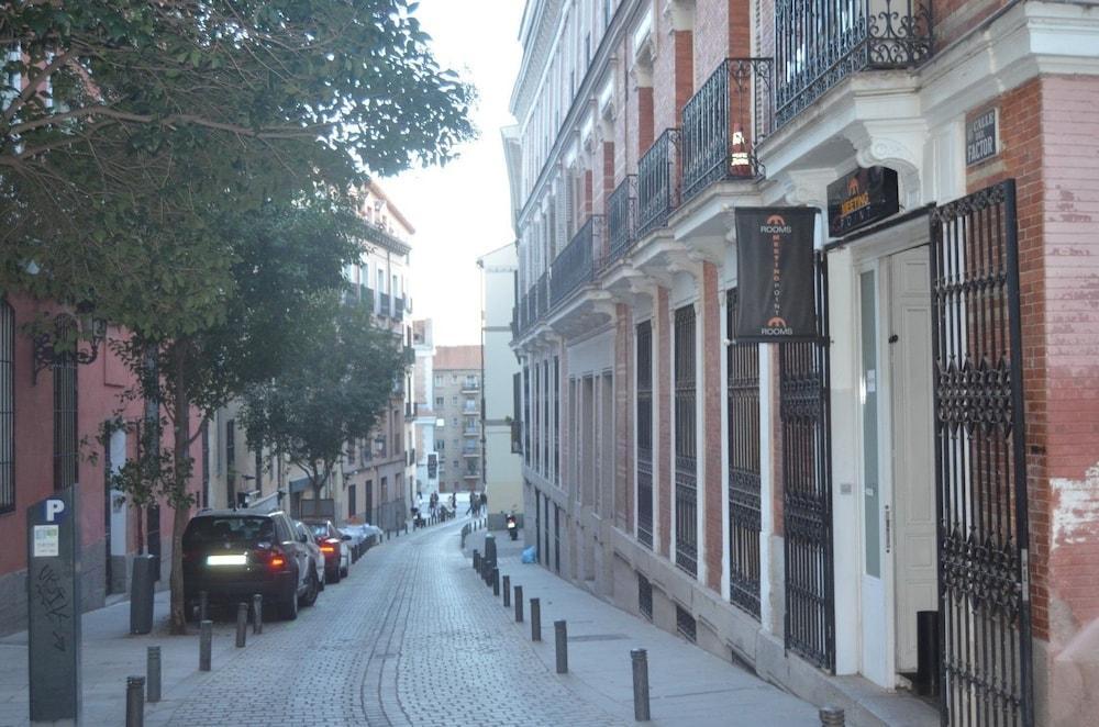 Hostels Meetingpoint Madrid Eksteriør billede